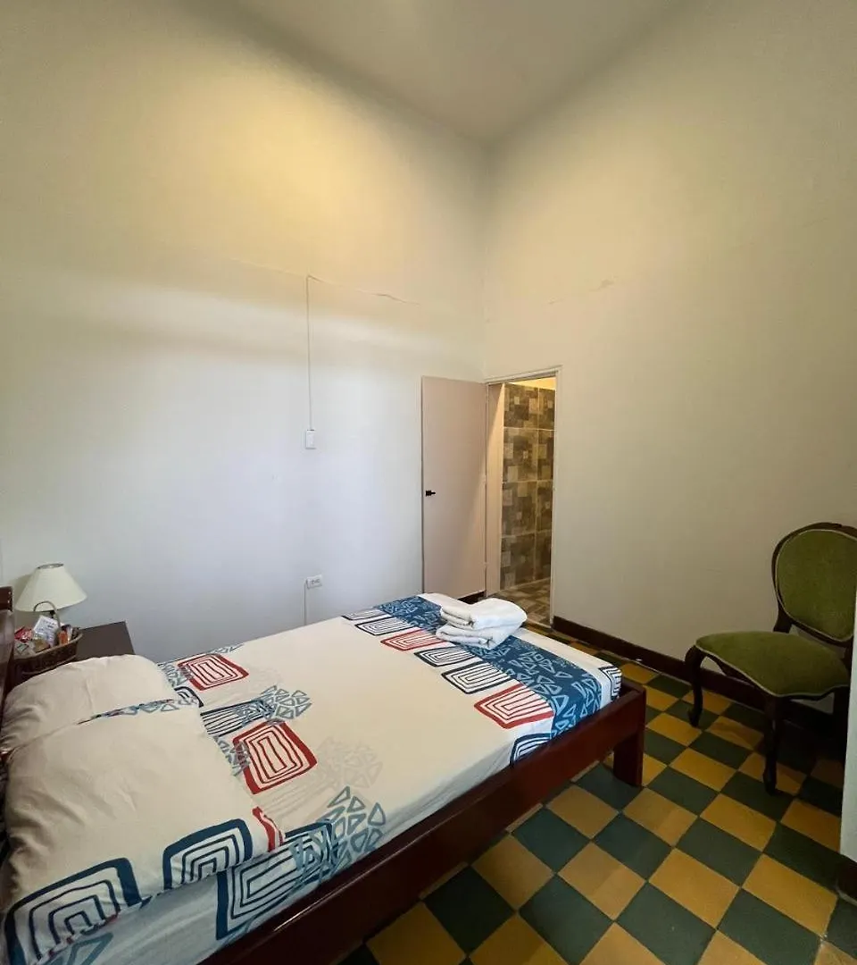 Sandalio Hostal 卡利 旅馆