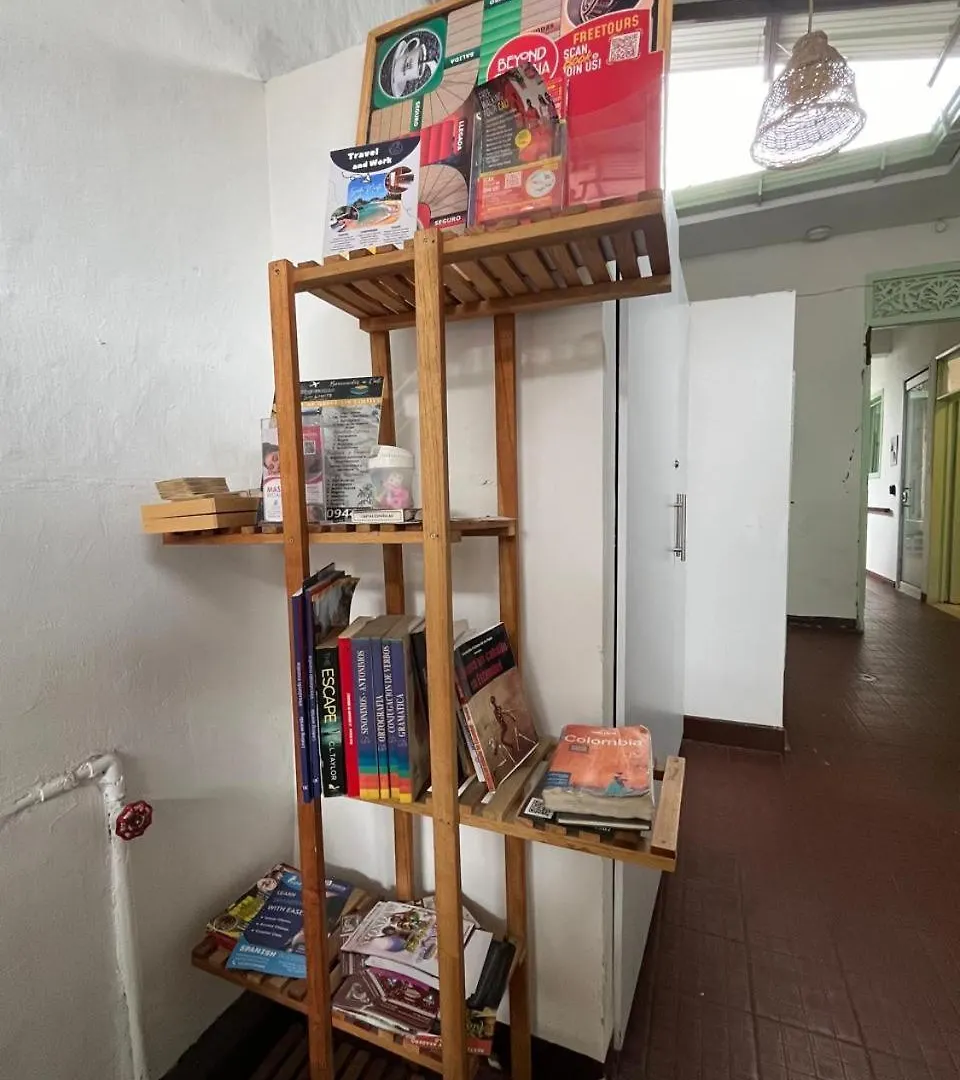 Sandalio Hostal 卡利 旅馆